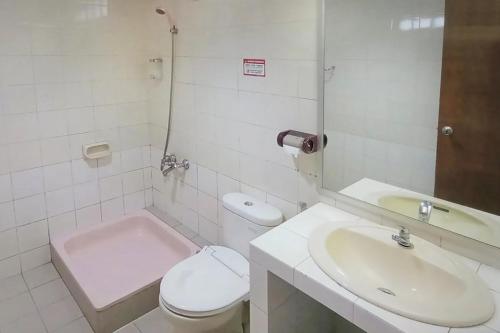 Imagen de la habitación del Hotel Urbanview Bahtera Tarakan by RedDoorz. Foto 8