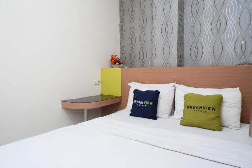 Imagen de la habitación del Hotel Urbanview Capital Makassar. Foto 18