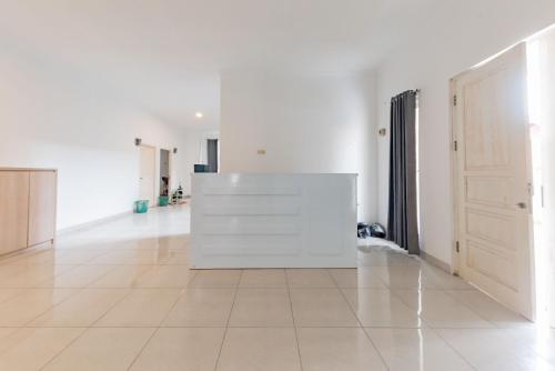 Imagen general del Hotel Urbanview Damai Residence Sutawinangun. Foto 4