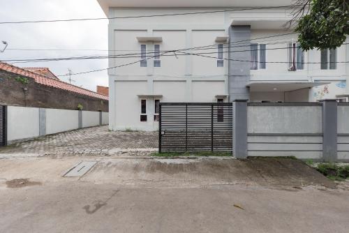 Imagen general del Hotel Urbanview Damai Residence Sutawinangun. Foto 14