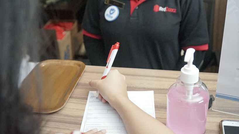 Imagen de los interiores del Hotel Urbanview Hotel Odori Pondok Indah. Foto 8