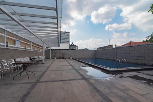Imagen general del Hotel Urbanview Newton Riau Bandung by RedDoorz. Foto 8