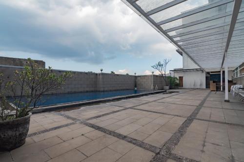 Imagen general del Hotel Urbanview Newton Riau Bandung by RedDoorz. Foto 10