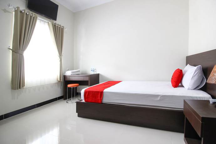 Imagen de la habitación del Hotel Urbanview Syariah Casa Azmya Yogyakarta. Foto 6