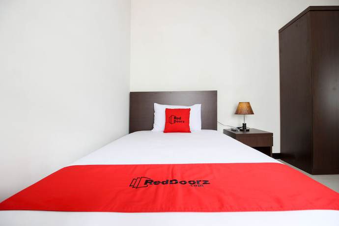 Imagen de la habitación del Hotel Urbanview Syariah Casa Azmya Yogyakarta. Foto 8