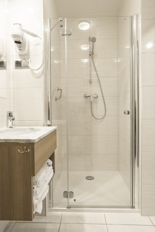 Imagen de la habitación del Hotel Urbi. Foto 5