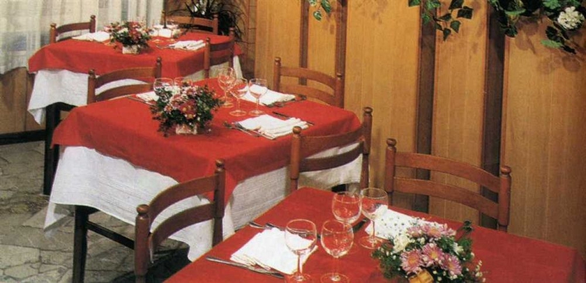 Imagen del bar/restaurante del Hotel Urbinati. Foto 3