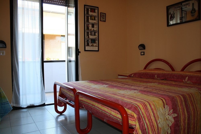 Imagen de la habitación del Hotel Urbinati. Foto 6