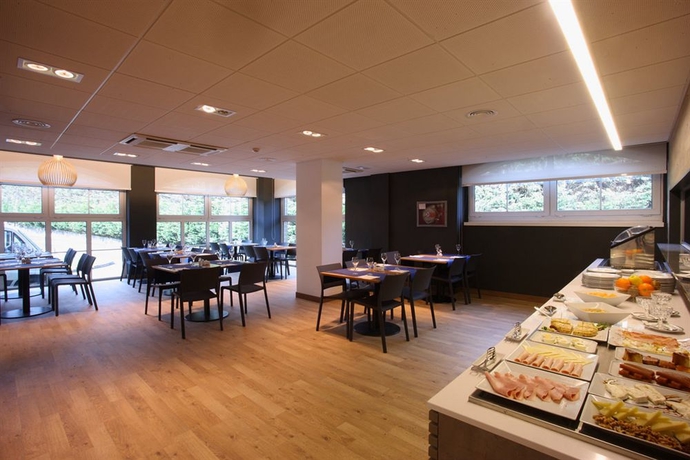 Imagen del bar/restaurante del Hotel Urdanibia Park. Foto 3