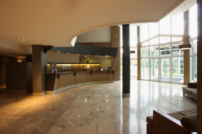 Imagen de los interiores del Hotel Urdanibia Park. Foto 13