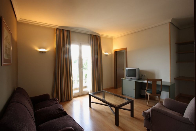 Imagen de los interiores del Hotel Urdanibia Park. Foto 14