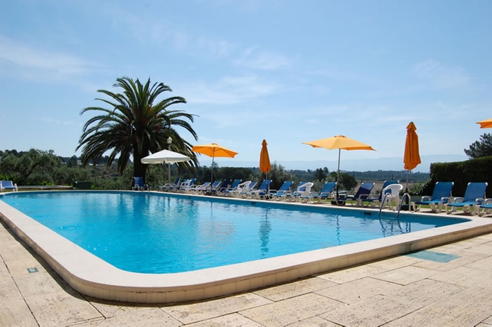Imagen de la piscina del Hotel Urgeiriça. Foto 11