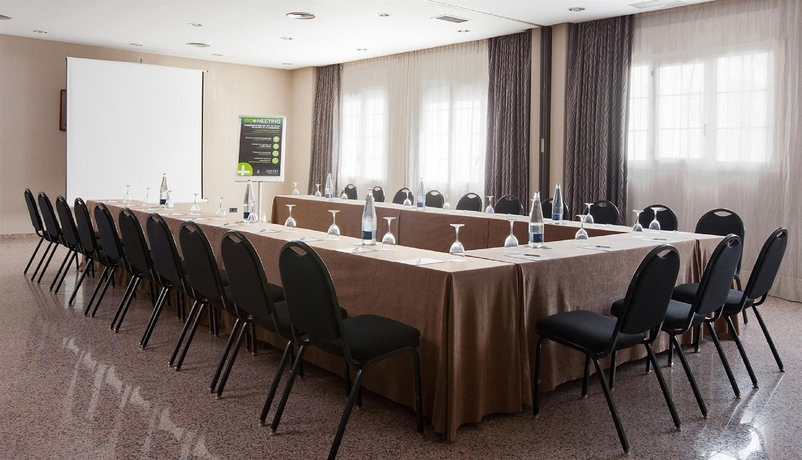 Imagen de los interiores del Hotel Urh Ciutat De Mataró. Foto 7