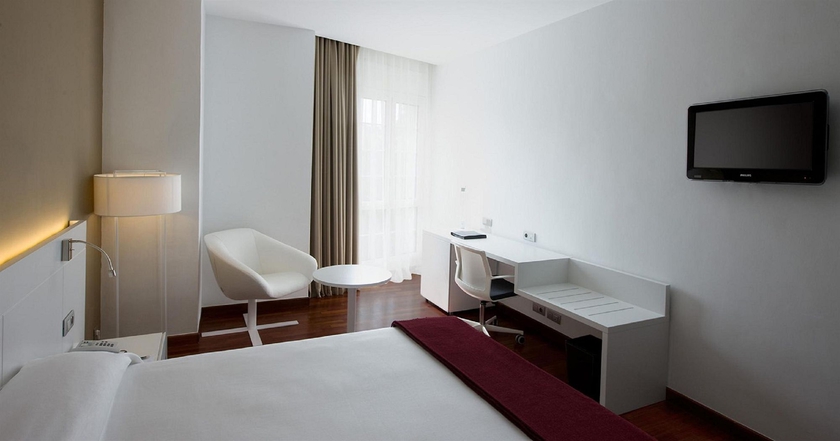 Imagen de la habitación del Hotel Urh Ciutat De Mataró. Foto 4