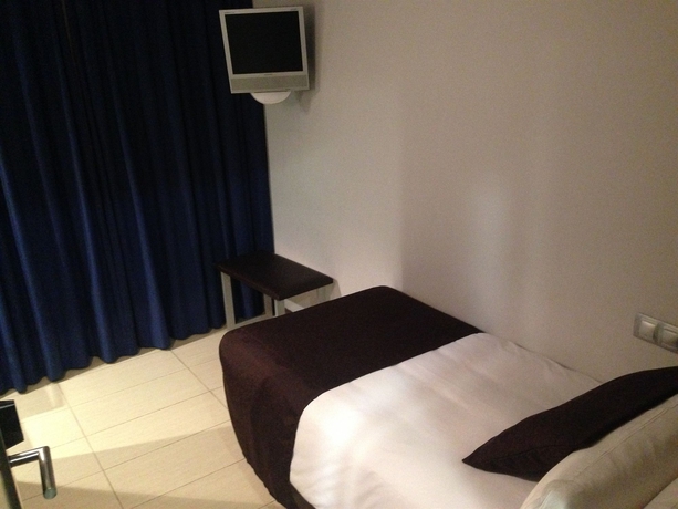 Imagen de la habitación del Hotel Urh Excelsior. Foto 4