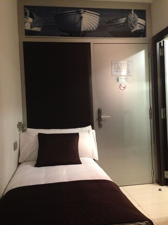 Imagen de la habitación del Hotel Urh Excelsior. Foto 5