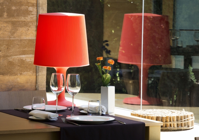 Imagen del bar/restaurante del Hotel Urh - Moli Del Mig. Foto 2
