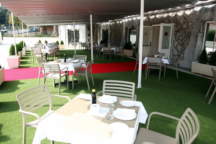 Imagen del bar/restaurante del Hotel Urh Palacio De Oriol. Foto 3