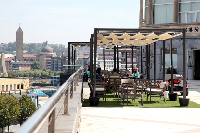 Imagen de los exteriores del Hotel Urh Palacio De Oriol. Foto 10