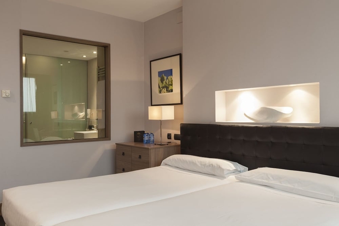 Imagen de la habitación del Hotel Urh Zen Balagares. Foto 18