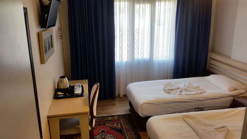 Imagen de la habitación del Hotel Urkmez. Foto 7