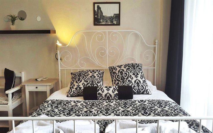 Imagen de la habitación del Hotel Urkmez. Foto 12