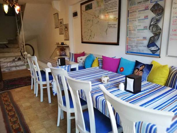 Imagen de los interiores del Hotel Urkmez. Foto 20