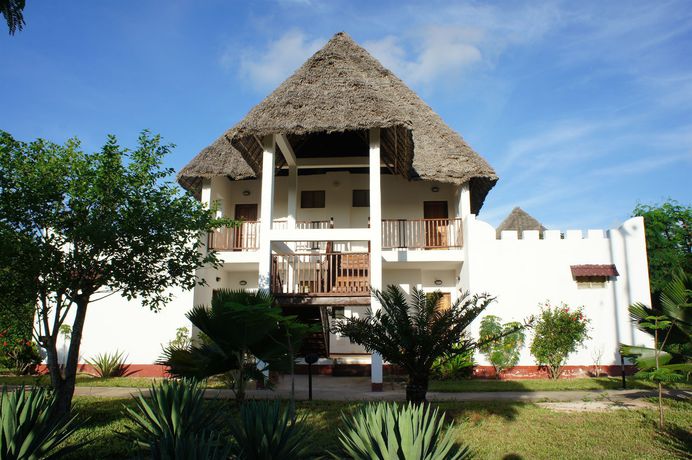 Imagen general del Hotel Uroa Bay Beach Resort. Foto 2