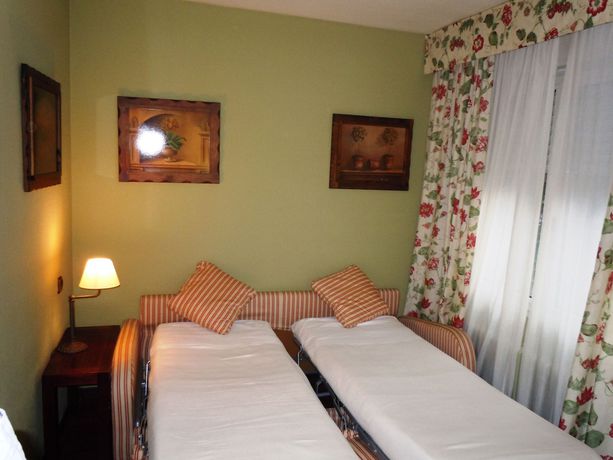 Imagen de la habitación del Hotel Urogallo. Foto 5