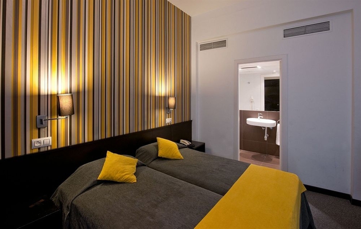 Imagen de la habitación del Hotel Urquinaona. Foto 7