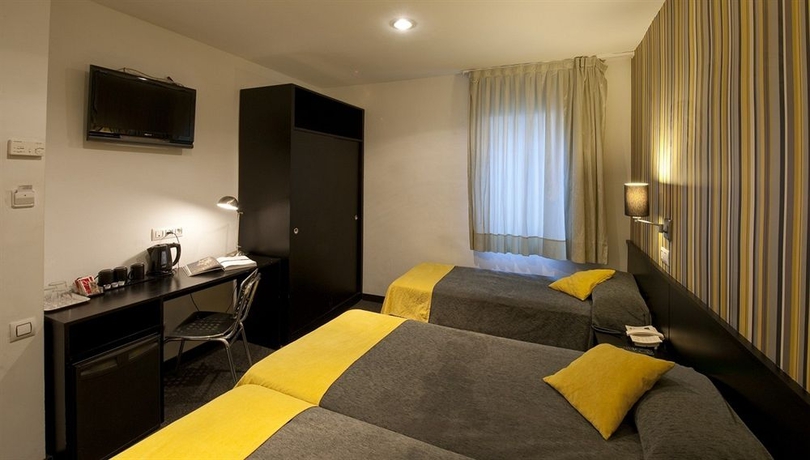 Imagen de la habitación del Hotel Urquinaona. Foto 8