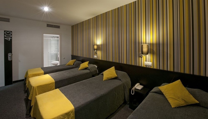 Imagen de la habitación del Hotel Urquinaona. Foto 11