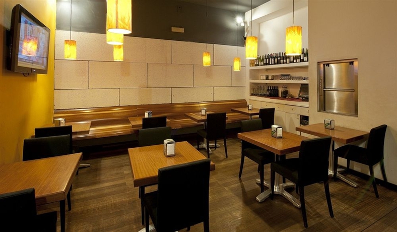 Imagen del bar/restaurante del Hotel Urquinaona. Foto 3