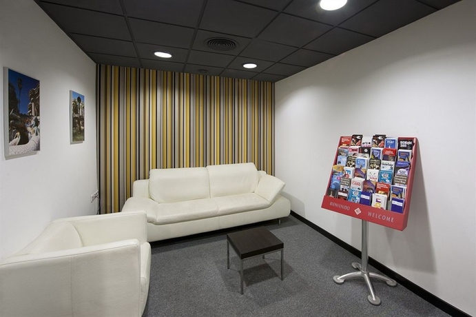 Imagen de los interiores del Hotel Urquinaona. Foto 14