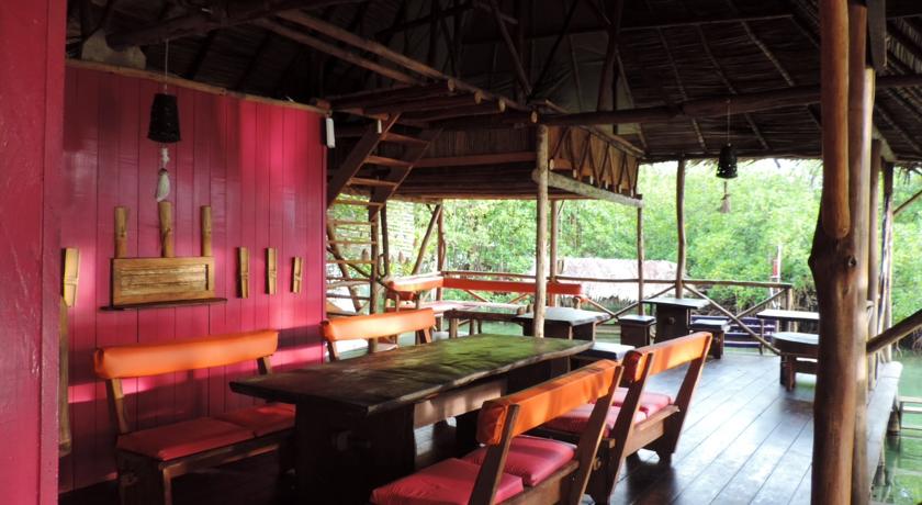 Imagen de los exteriores del Hotel Urraca Private Island Eco Lodge. Foto 5