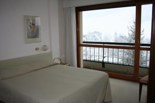 Imagen general del Hotel Urri. Foto 6