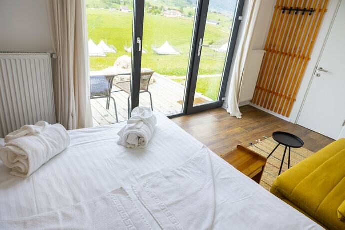 Imagen general del Hotel Ursa Mica Glamping Resort. Foto 6