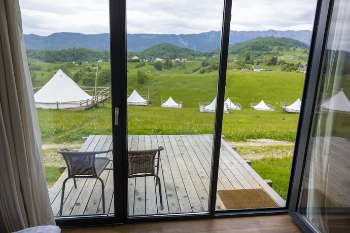 Imagen general del Hotel Ursa Mica Glamping Resort. Foto 15