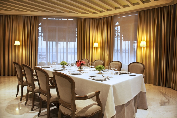 Imagen de los interiores del Hotel Urso and Spa. Foto 9