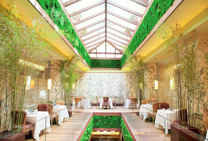 Imagen del bar/restaurante del Hotel Urso and Spa. Foto 4