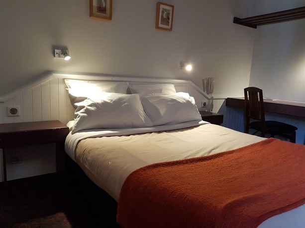 Imagen de la habitación del Hotel Ursula, Cambo Les Bains. Foto 4