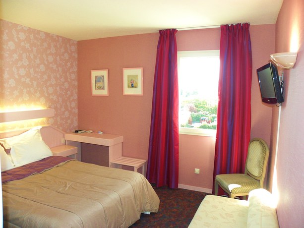 Imagen de la habitación del Hotel Ursula, Cambo Les Bains. Foto 11