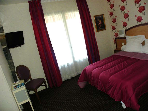 Imagen de la habitación del Hotel Ursula, Cambo Les Bains. Foto 16
