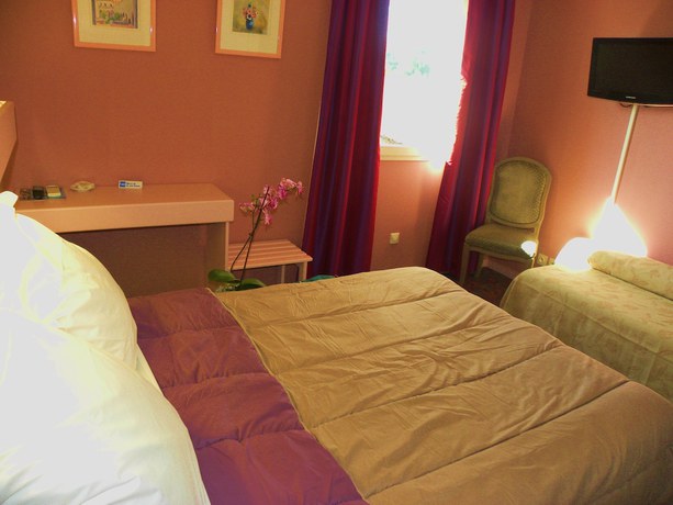 Imagen de la habitación del Hotel Ursula, Cambo Les Bains. Foto 17