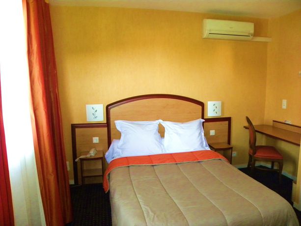Imagen de la habitación del Hotel Ursula, Cambo Les Bains. Foto 18