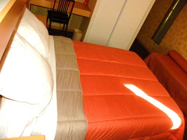 Imagen de la habitación del Hotel Ursula. Foto 10