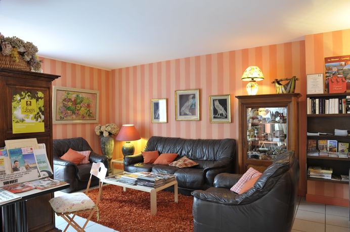 Imagen del bar/restaurante del Hotel Ursula. Foto 2