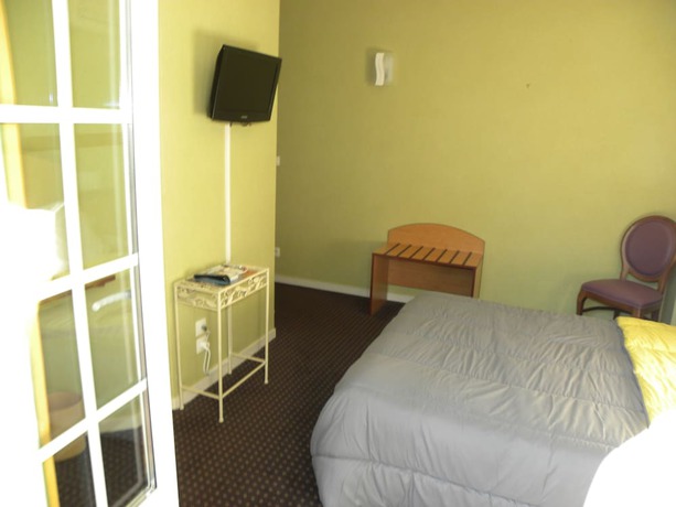 Imagen de la habitación del Hotel Ursula. Foto 14