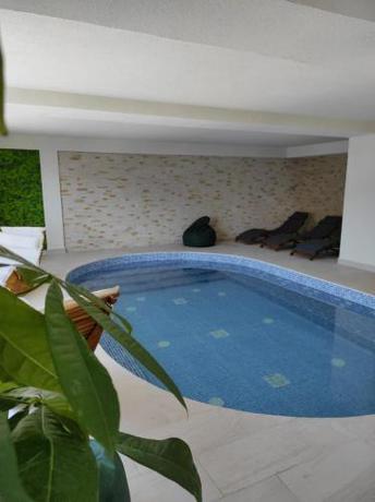 Imagen general del Hotel Ursuletul Predeal. Foto 15
