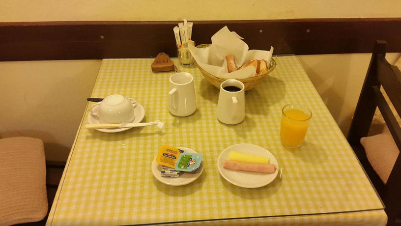 Imagen de la habitación del Hotel Uruguay, Montevideo. Foto 6